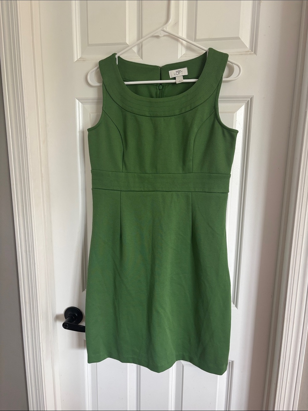 LOFT Green Sleeveless Sheath Dress with Scoop Collar